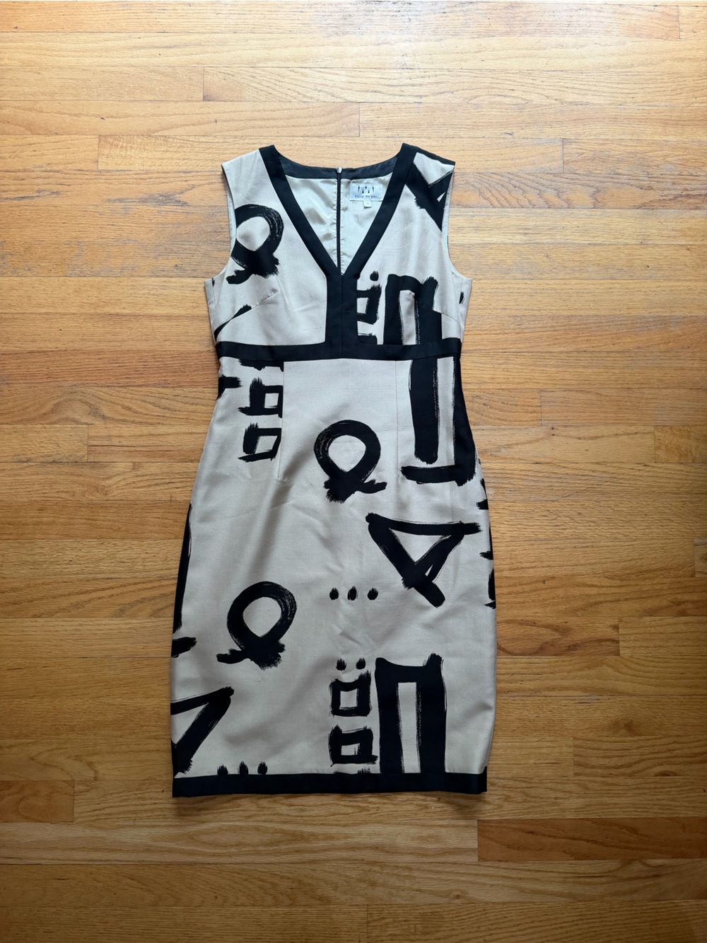 David Meister Beige and Black Graphic dress
